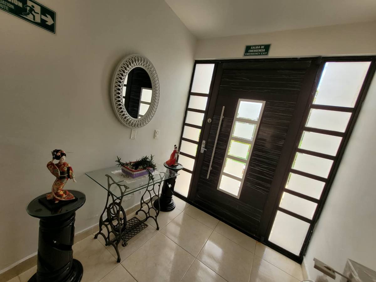 Entrada principal de la casa